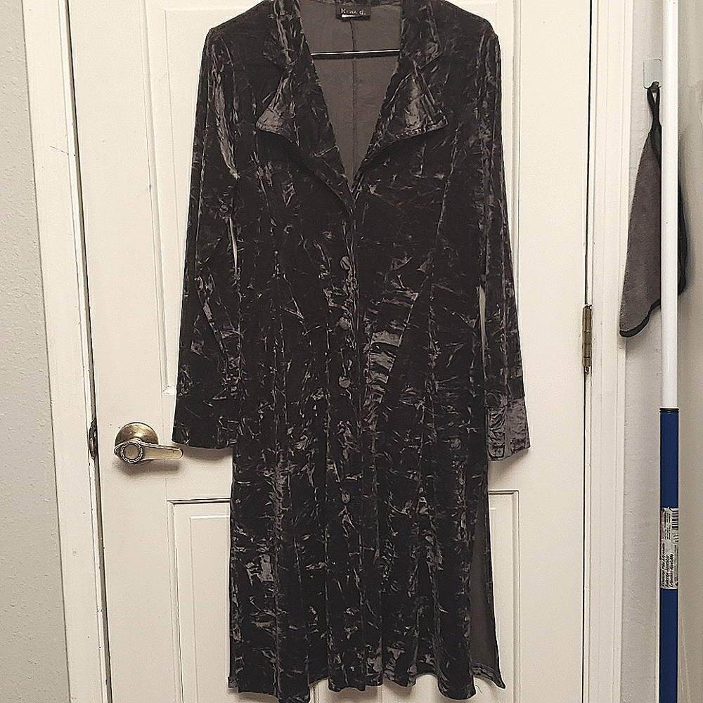 Gorgeous charcoal Gray tailored crush velvet coat.